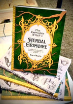 The Everyday Witch’s Herbal Grimoire – Plant Magic, Herbs, Trees & Spells for the Modern Witch