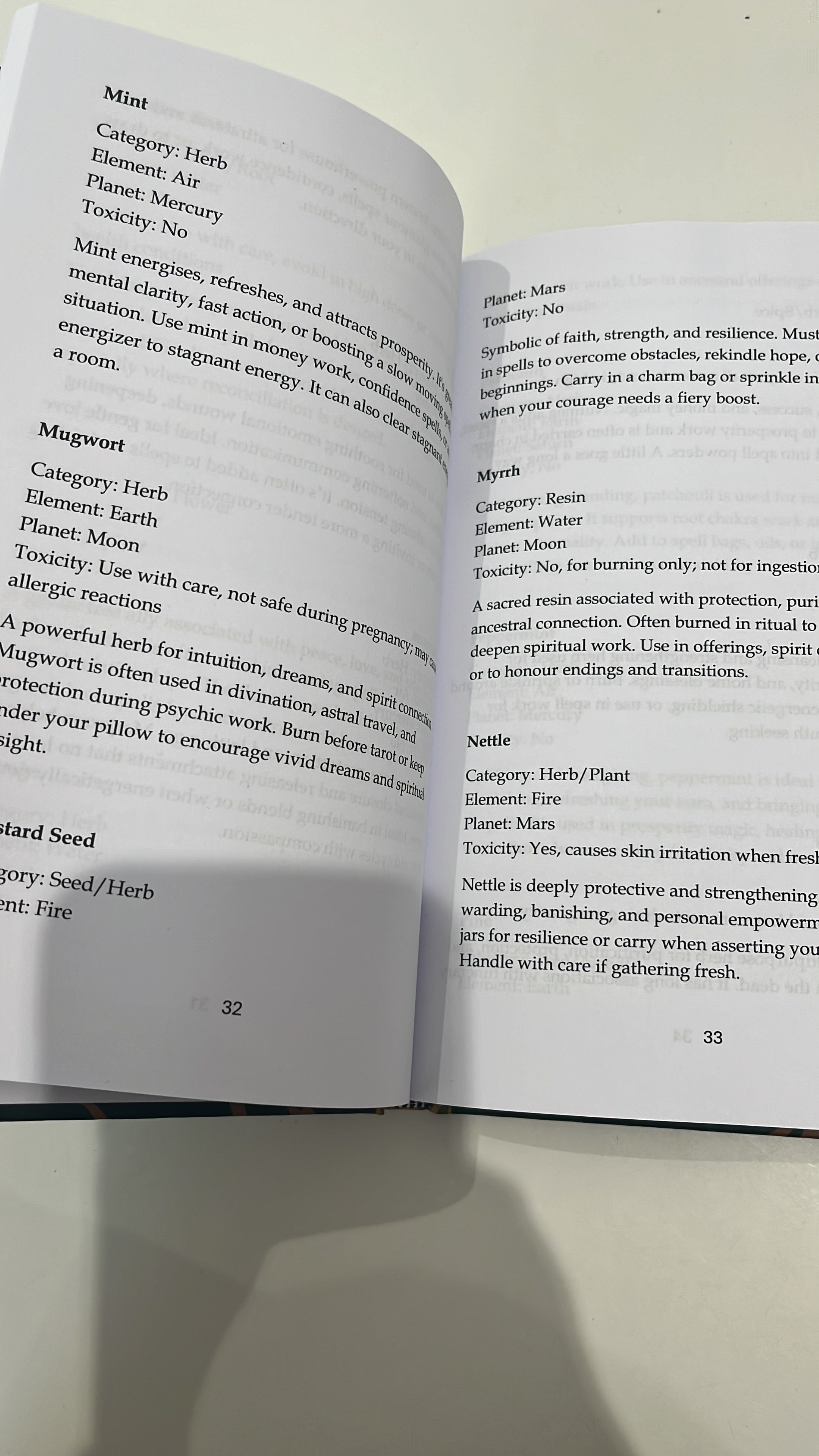 The Everyday Witch’s Herbal Grimoire – Plant Magic, Herbs, Trees & Spells for the Modern Witch