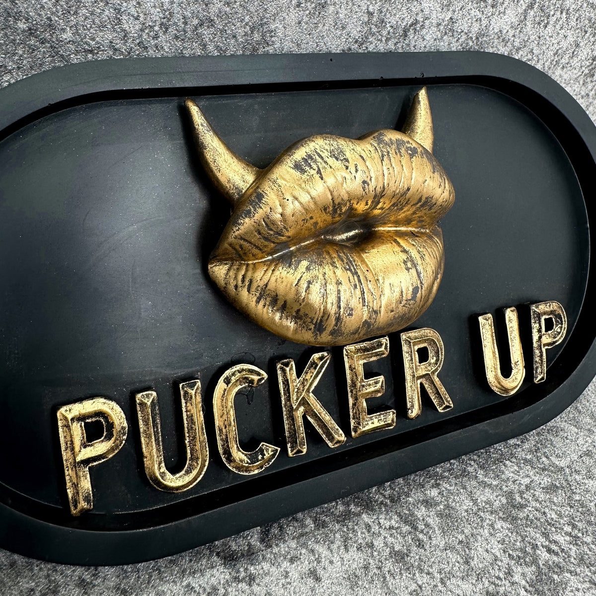 ‘Pucker Up’ Gothic Wall Plaque