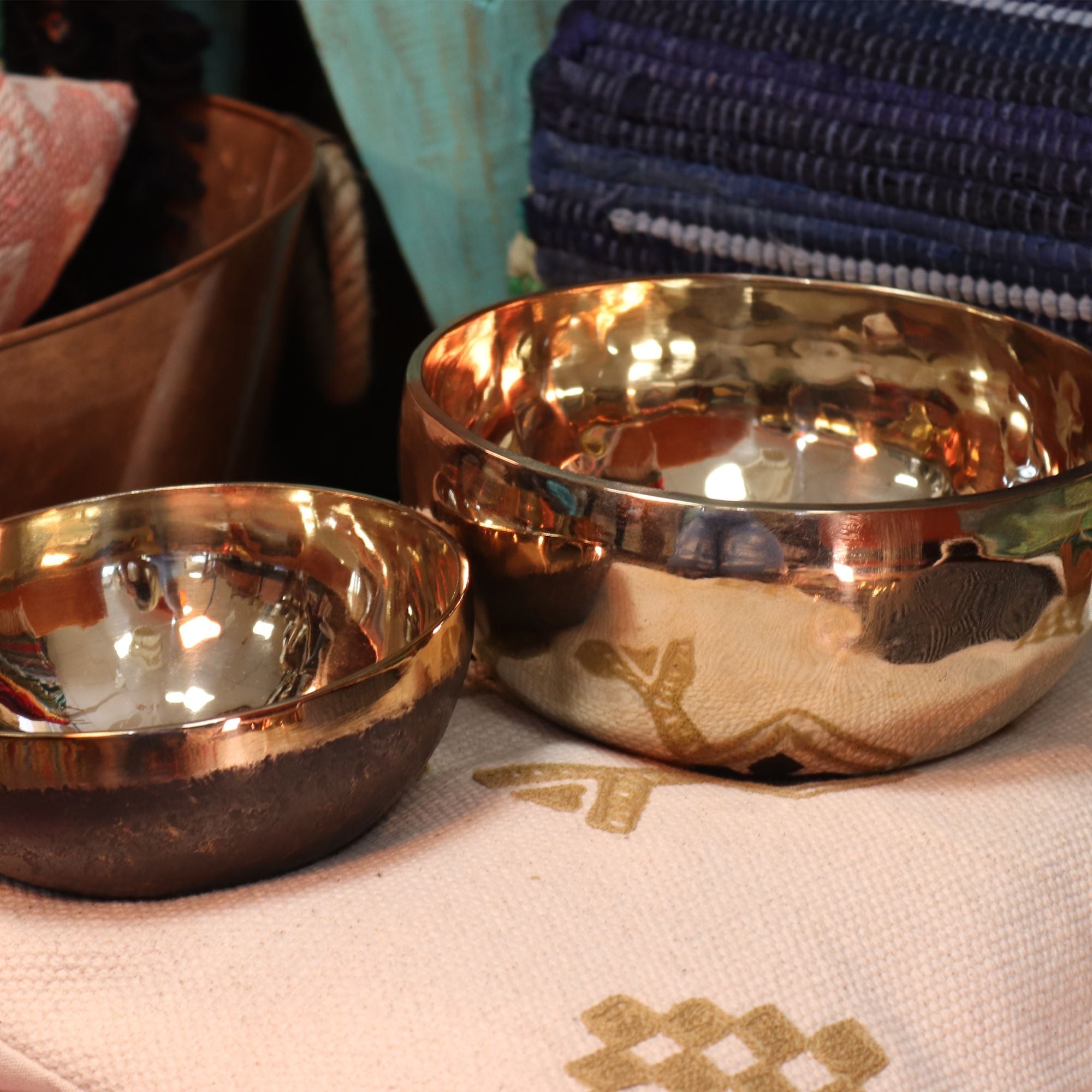 Extra Large Chaken Handmade Singing Bowl (approx 1200g) - 21cm